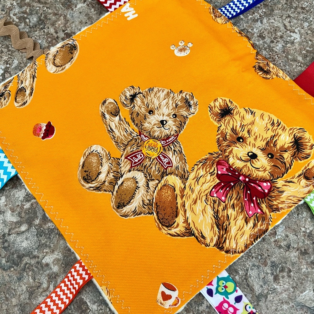 Baby crinkle tag Blanket, Sensory Blanket, toy, crinkle paper,ribbon, Me…